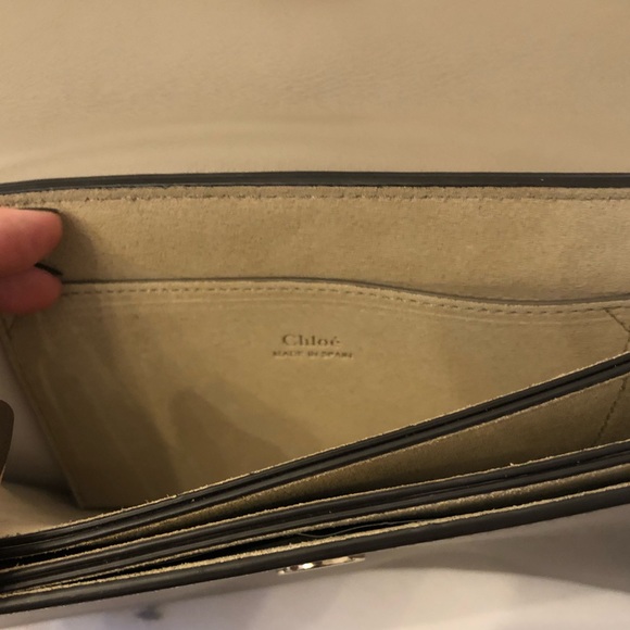 Chloé Faye Small Leather Crossbody Bag - Picture 7 of 8